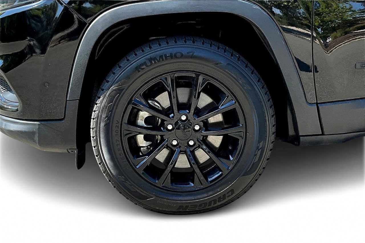 2023 Jeep Cherokee Altitude photo 24