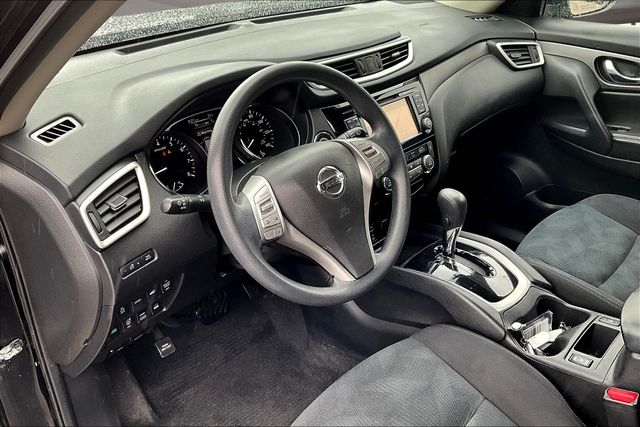 2016 Nissan Rogue SV photo 10