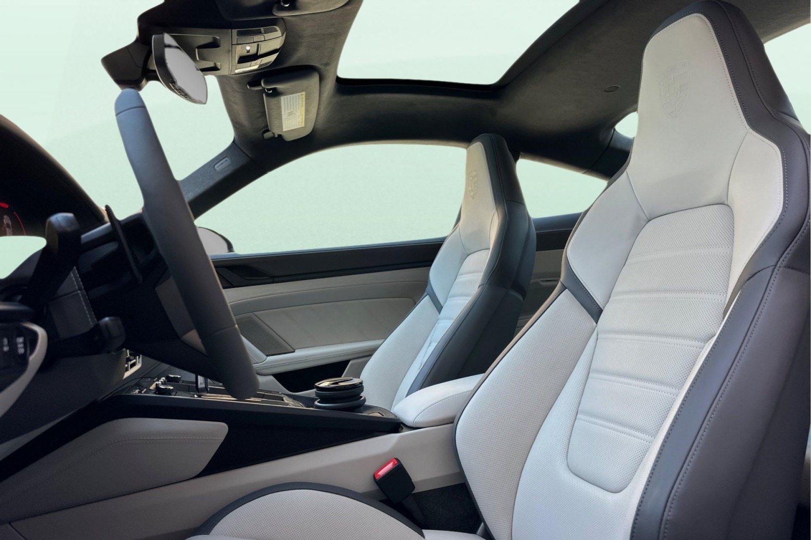 2025 Porsche 911 GTS photo 5