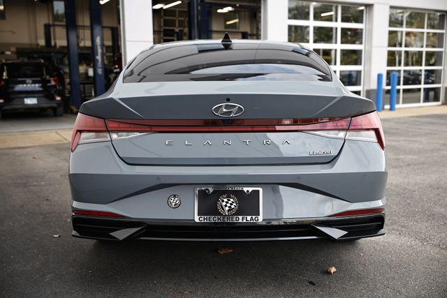 2022 Hyundai Elantra Limited photo 10