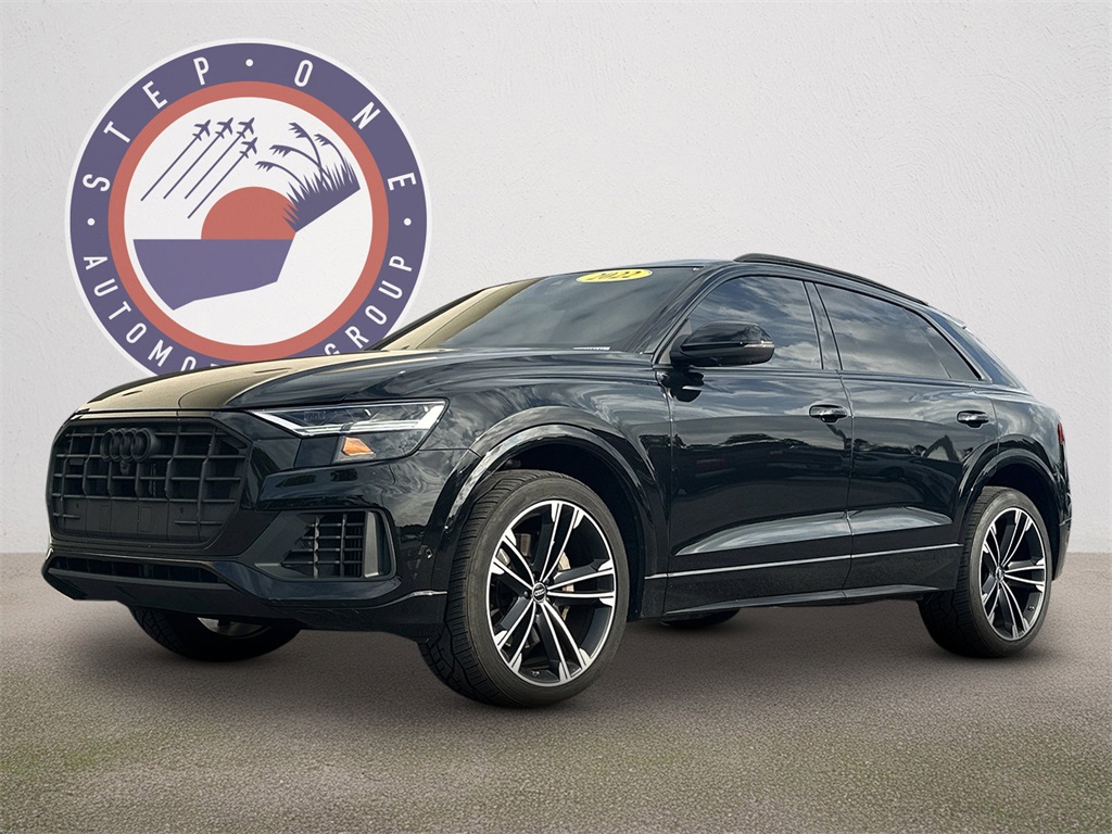2022 Audi Q8 Premium's photo
