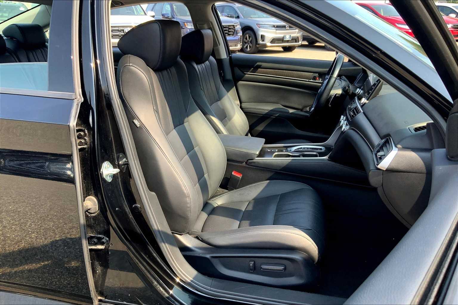 2022 Honda Accord Hybrid EX-L photo 7