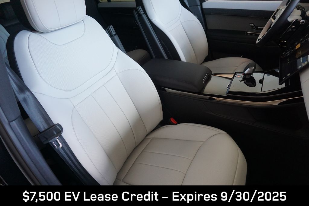 2025 Land Rover Range Rover Sport SE photo 22