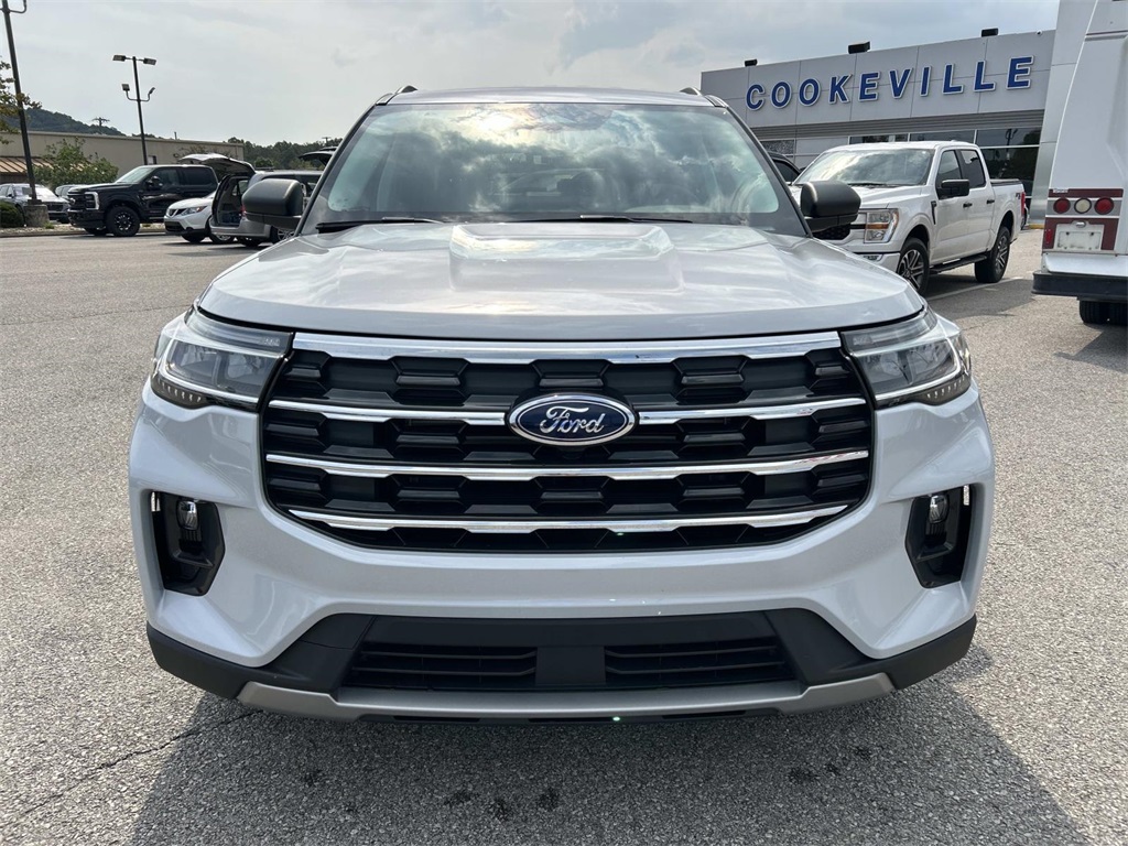 2025 Ford Explorer photo 9