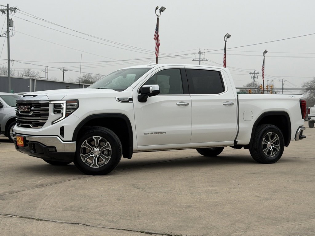 2025 GMC Sierra SLT's photo