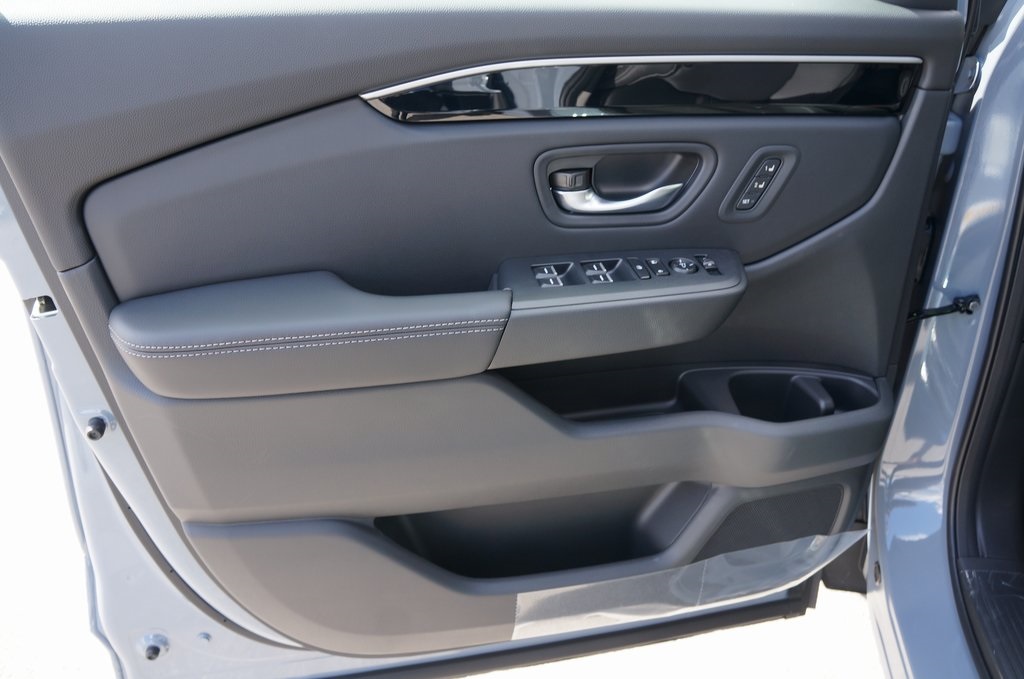 2025 Honda Pilot Touring photo 8
