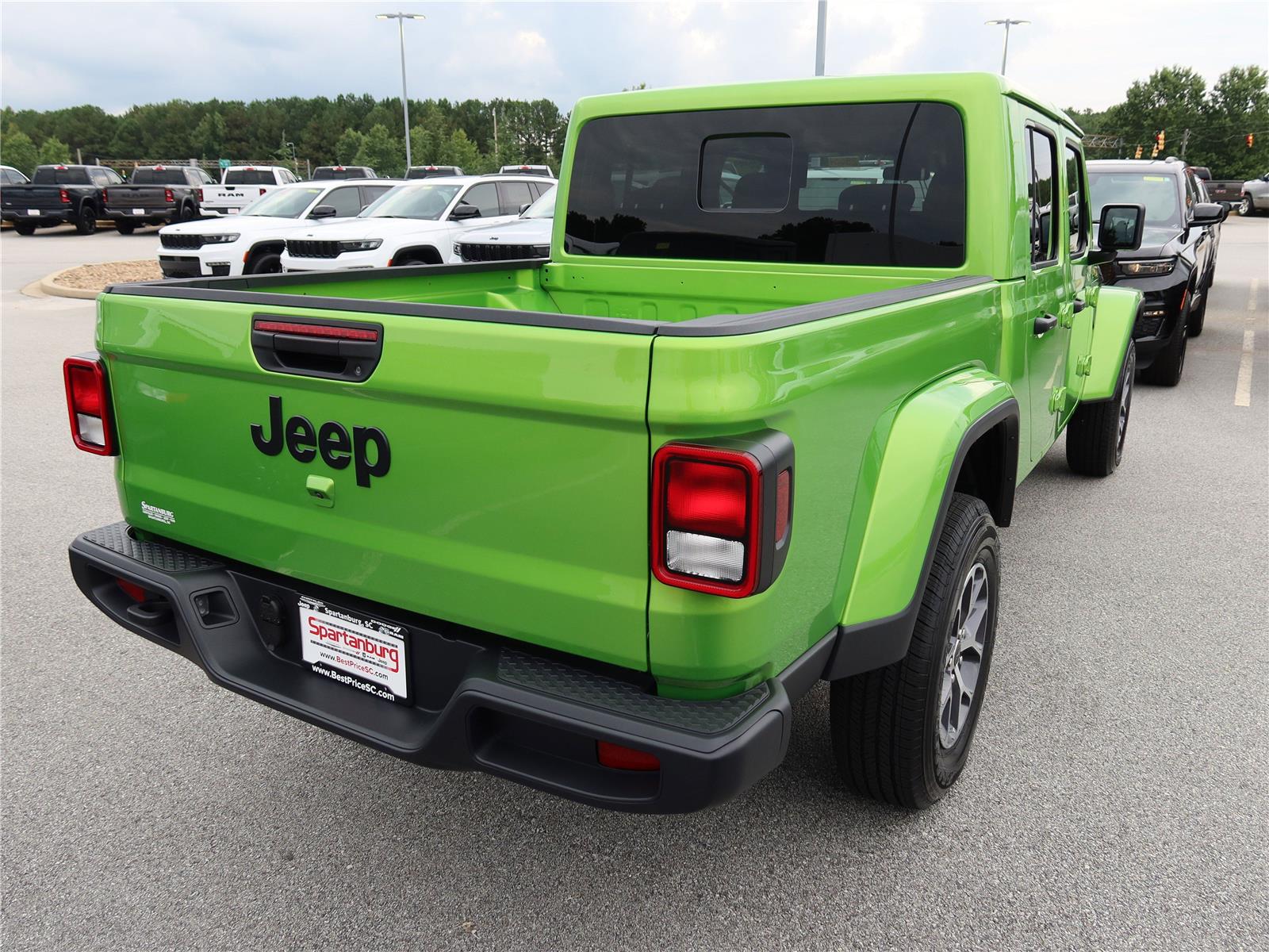 2025 Jeep Gladiator Sport S photo 3
