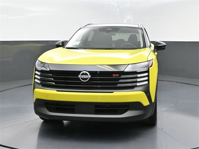 2025 Nissan Kicks SR photo 2