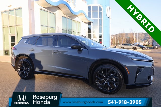 2025 Toyota Crown Signia Limited's photo