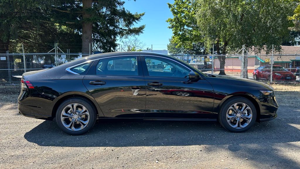 2025 Honda Accord Hybrid EX-L photo 4