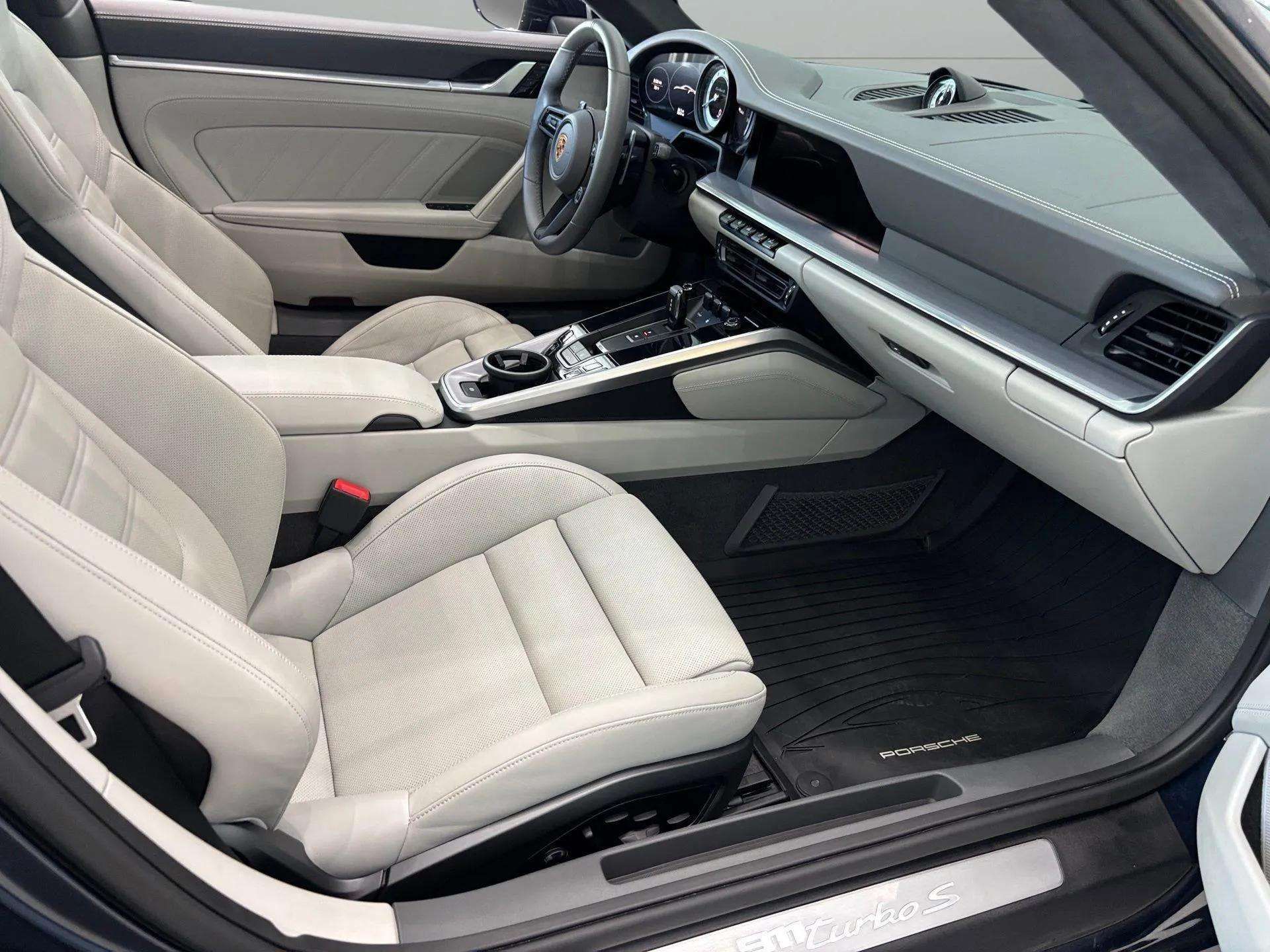 2021 Porsche 911 Turbo S photo 26