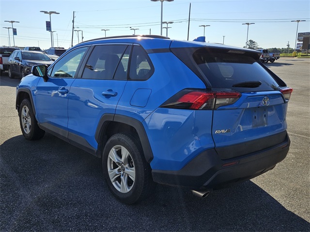 2020 Toyota RAV4 XLE photo 5