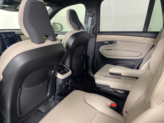 2025 Volvo XC90 B5 AWD Plus photo 35