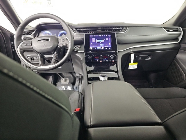 2025 Jeep Grand Cherokee Laredo X photo 10