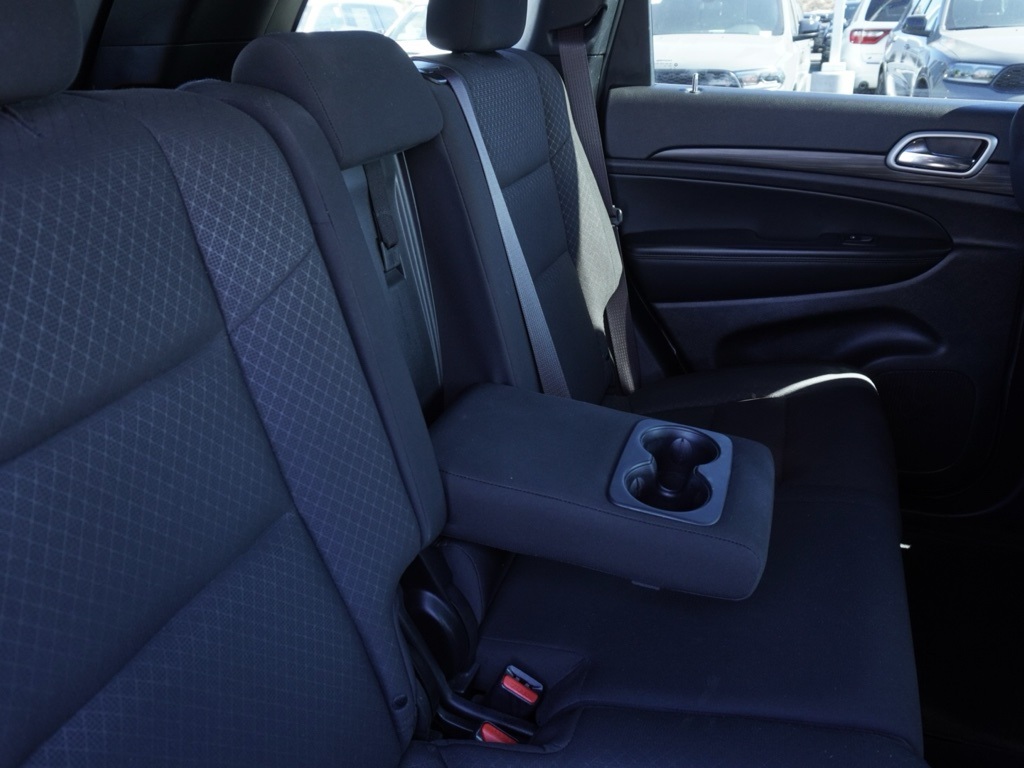 2022 Jeep Grand Cherokee Laredo E photo 23