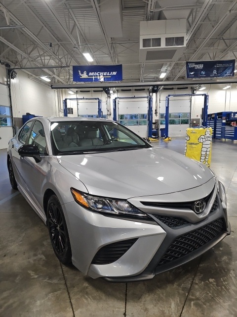 2020 Toyota Camry SE photo 4