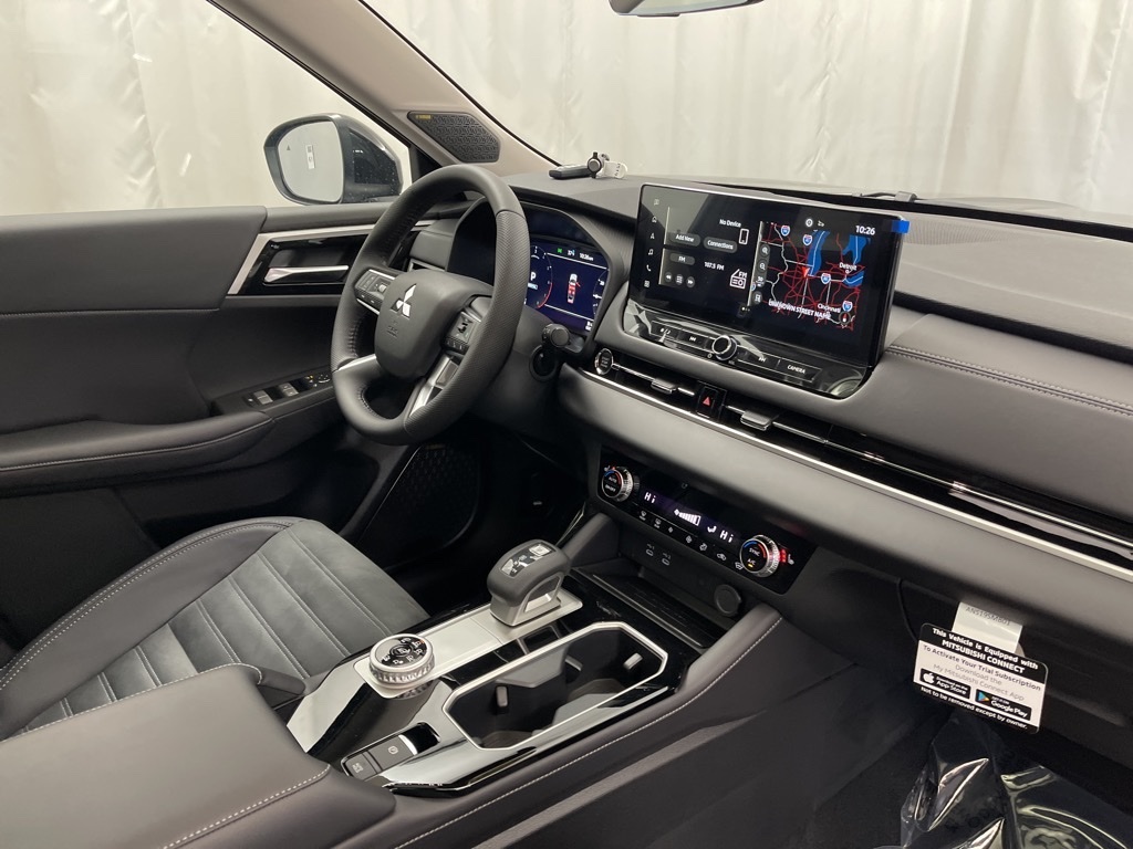 2025 Mitsubishi Outlander SE photo 22