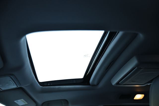 2022 Honda Odyssey Elite photo 8