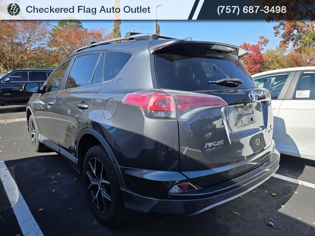 2018 Toyota RAV4 Hybrid SE photo 4