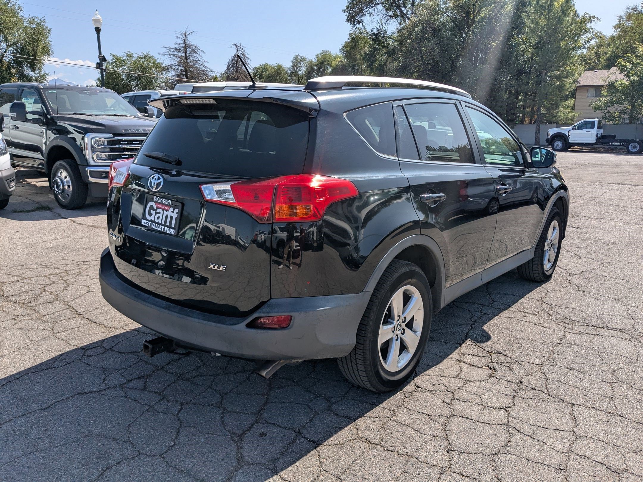 2015 Toyota RAV4 XLE photo 3