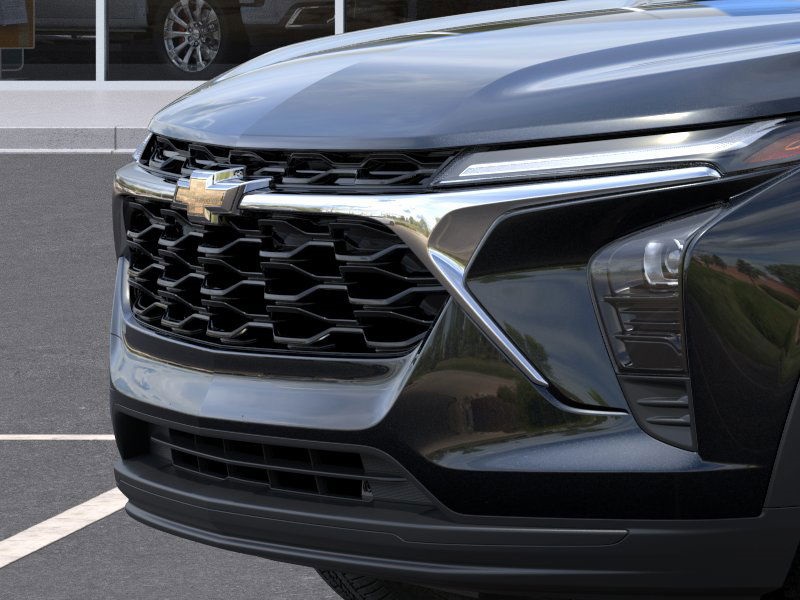 2025 Chevrolet Trax LS photo 8