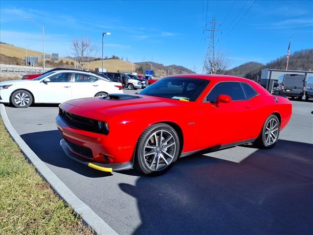 2023 Dodge Challenger R/T's photo
