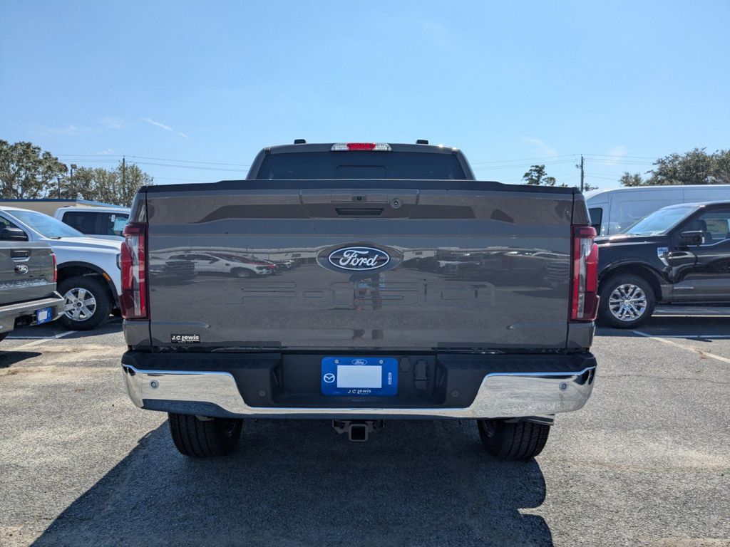 2025 Ford F-150 Lariat photo 4