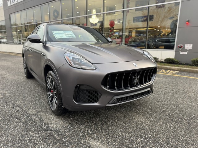 2025 Maserati Grecale photo 3