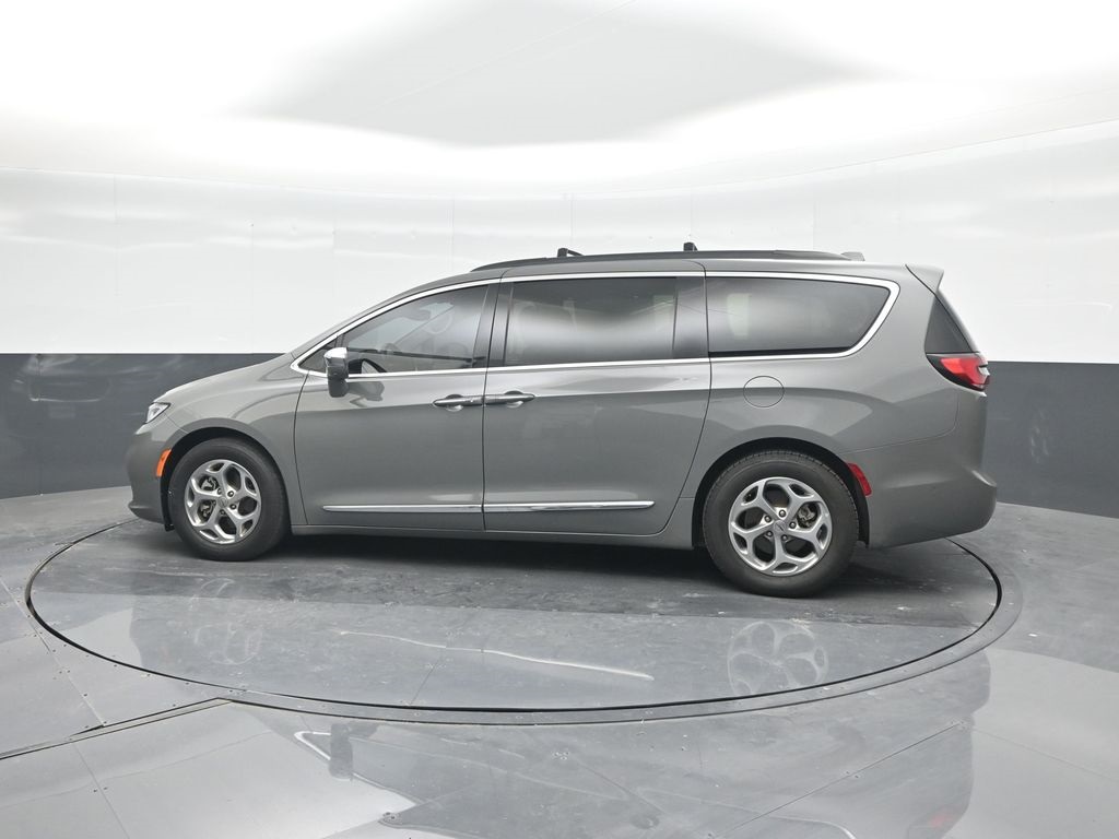 2022 Chrysler Pacifica Limited photo 25