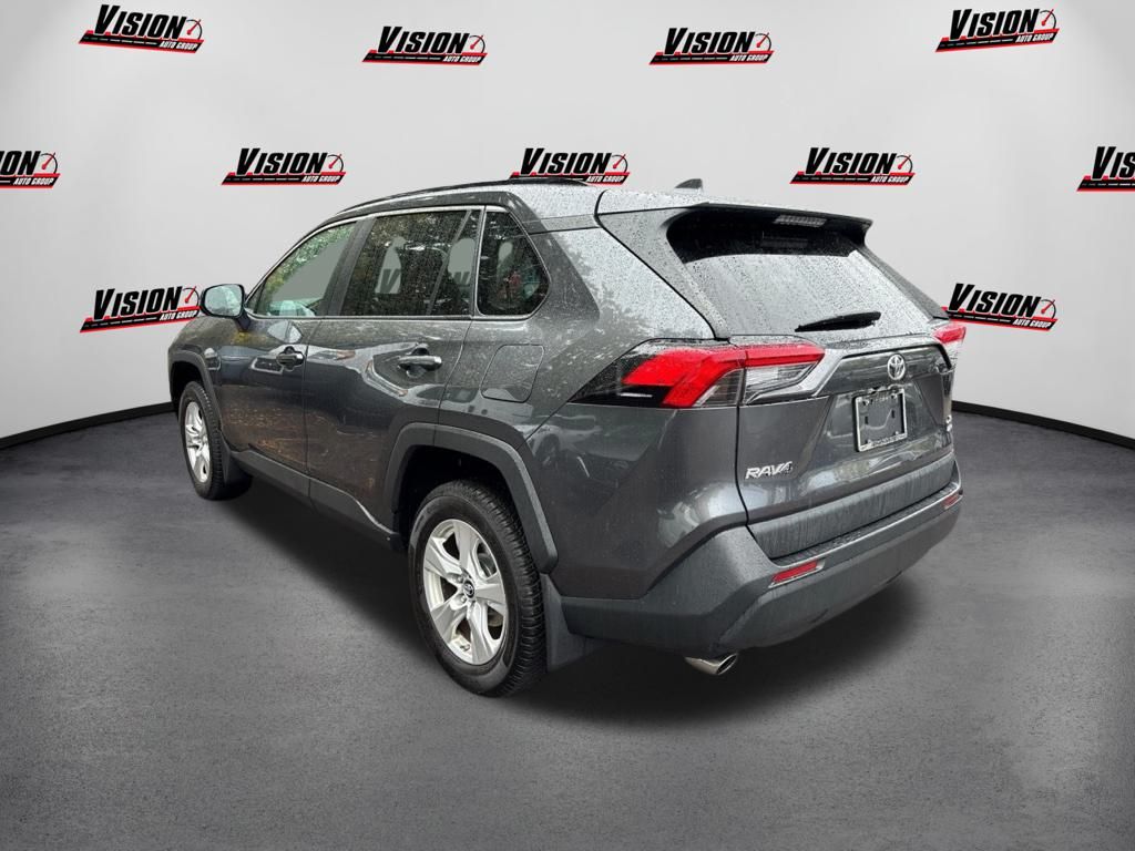 2019 Toyota RAV4 XLE photo 2