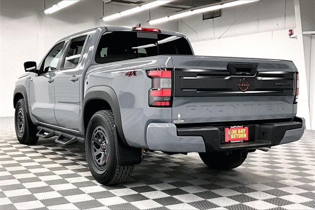 2025 Nissan Frontier PRO-4X photo 3