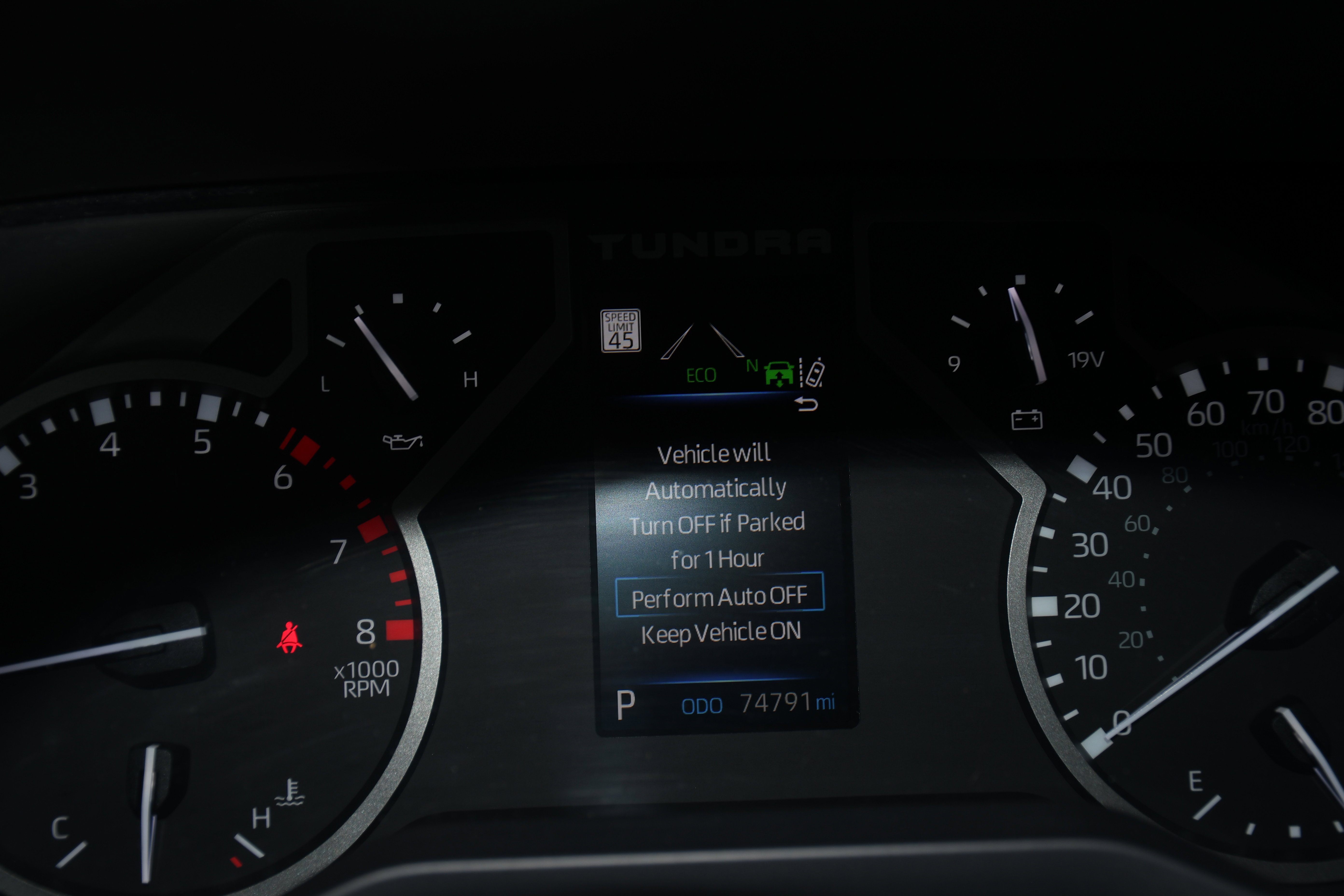 2022 Toyota Tundra SR5 CrewMax photo 3