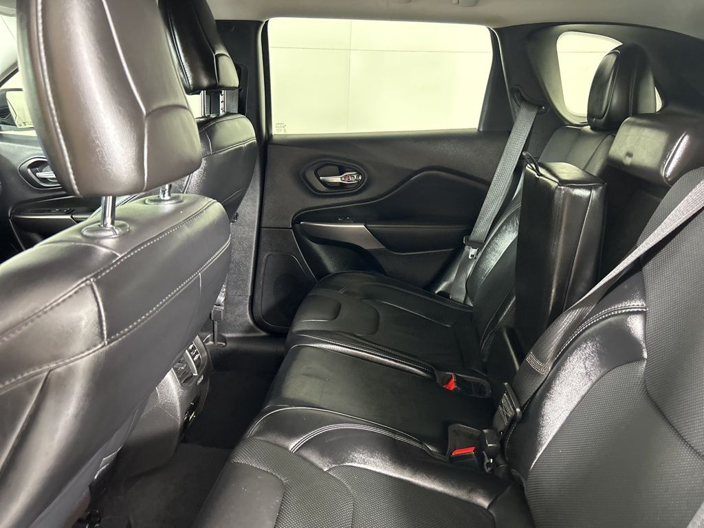2021 Jeep Cherokee Latitude Lux photo 40