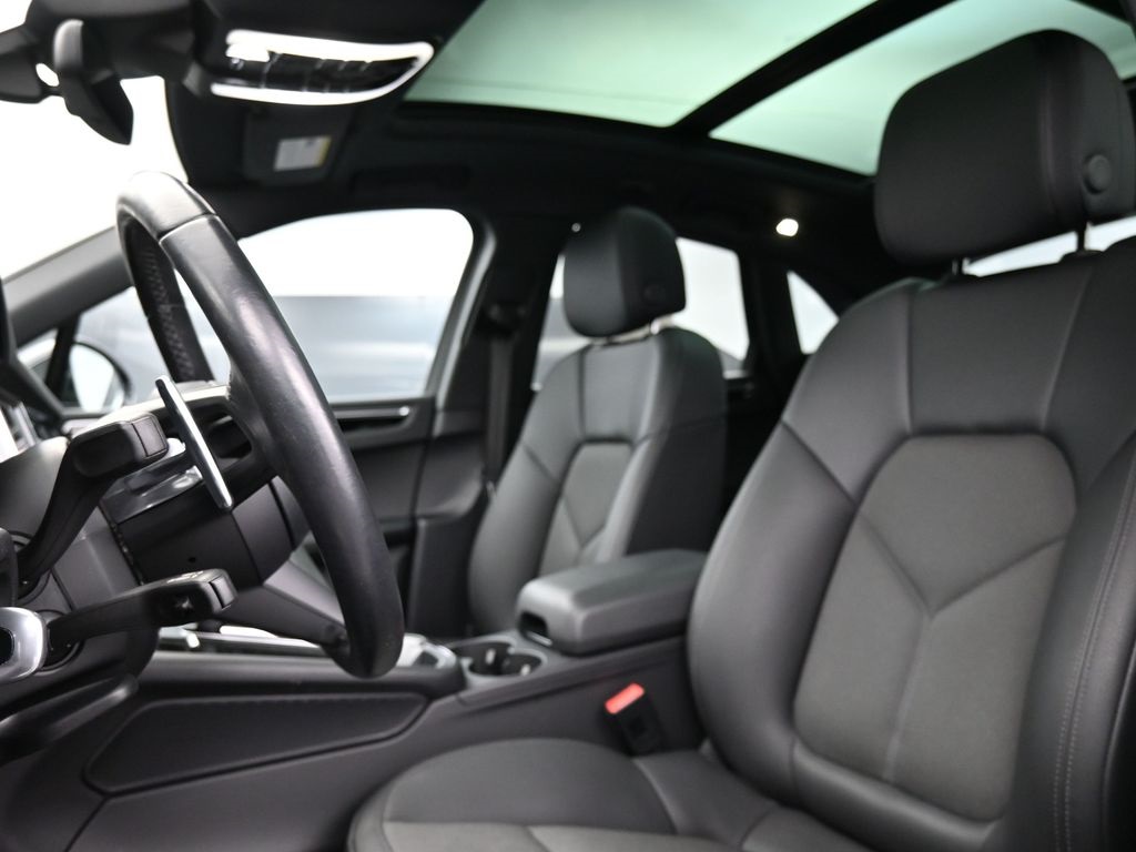 2023 Porsche Macan S photo 4