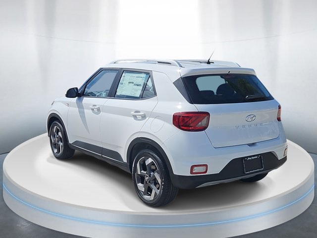 2025 Hyundai Venue SEL photo 3