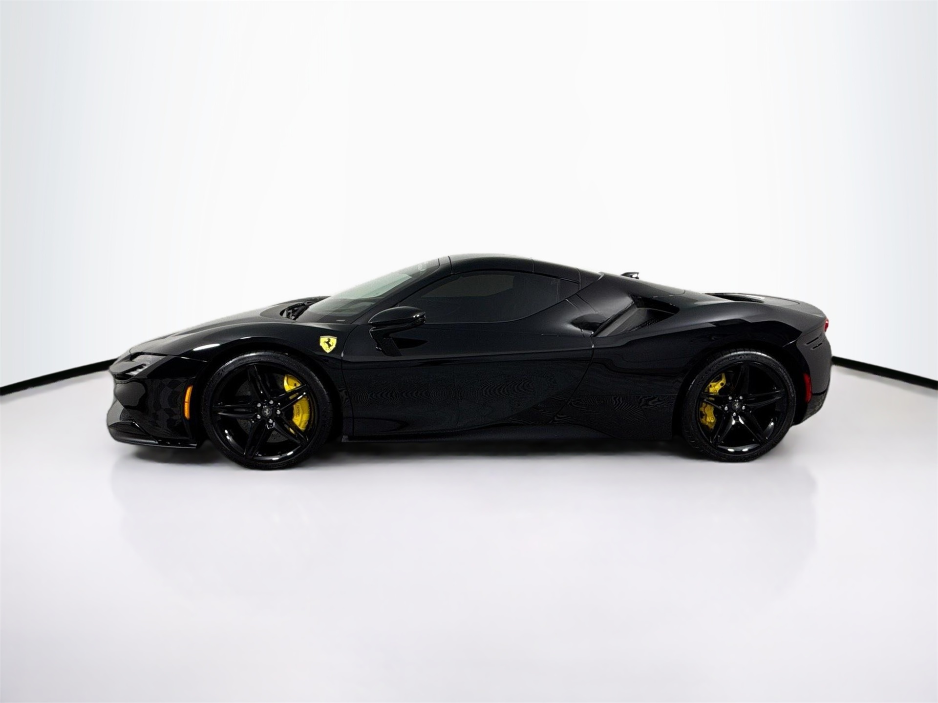 2024 Ferrari SF90 Spider Base photo 4