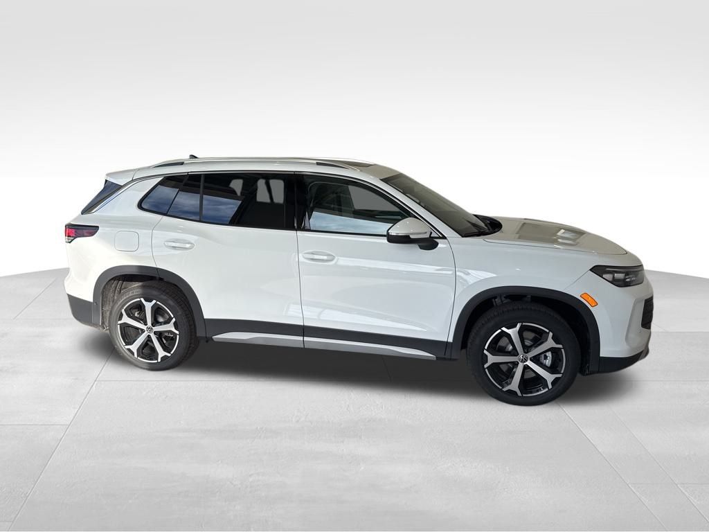 2025 Volkswagen Tiguan SE photo 6