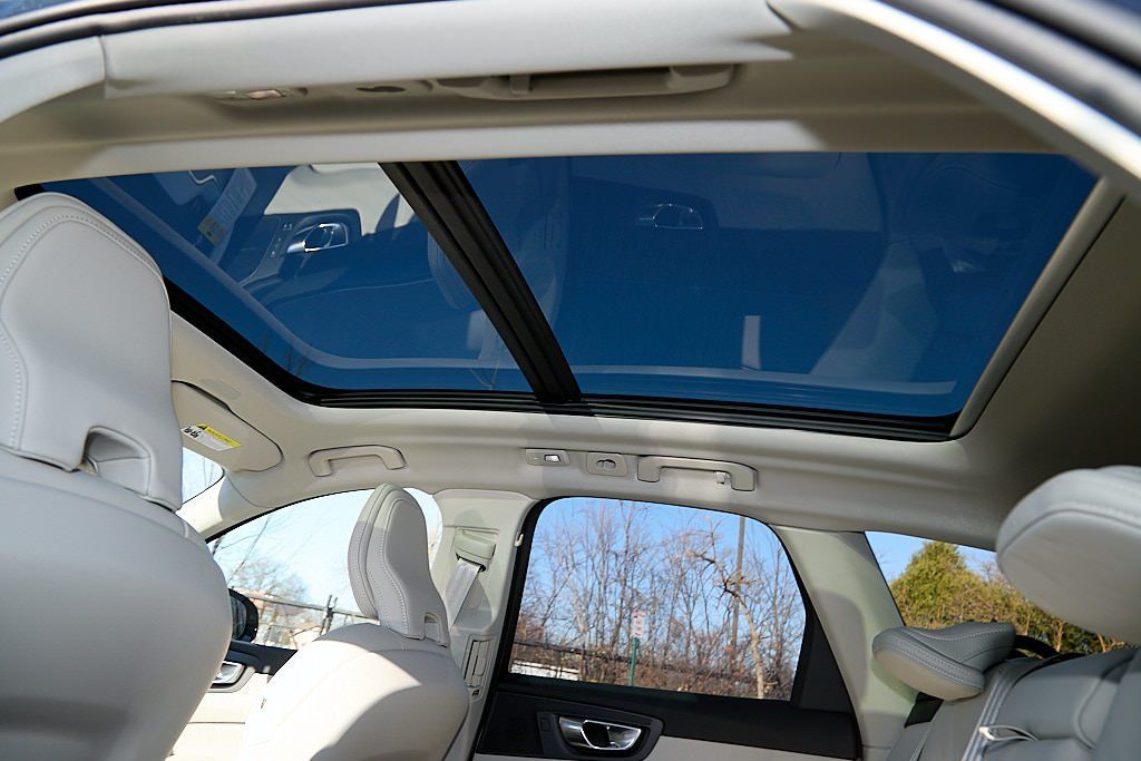 2026 VOLVO XC60 - Image 18