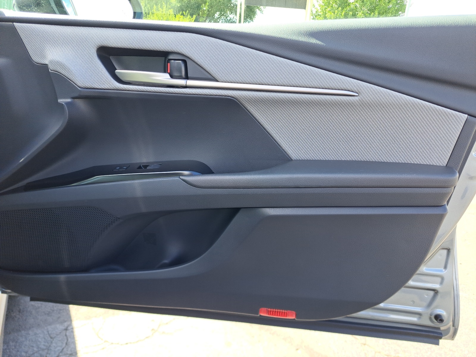 2025 Toyota Camry SE photo 23