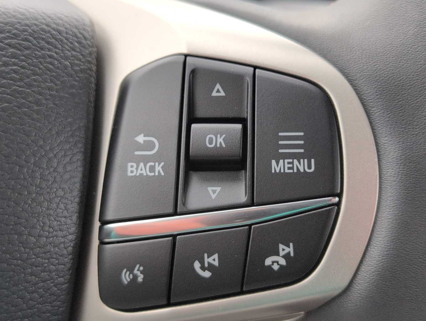 2025 Ford Explorer photo 22