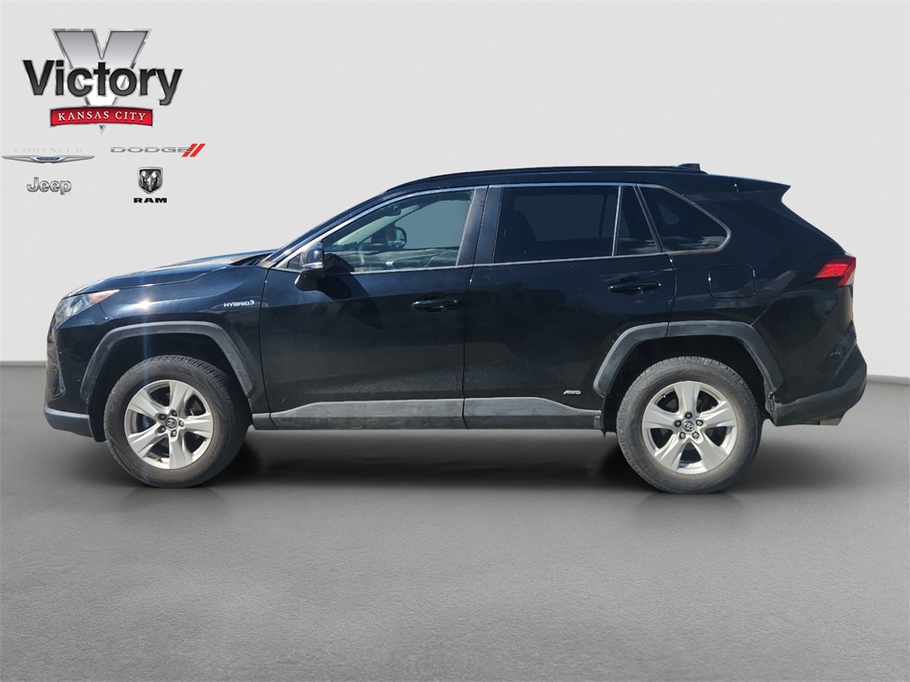 2020 Toyota RAV4 Hybrid LE photo 2