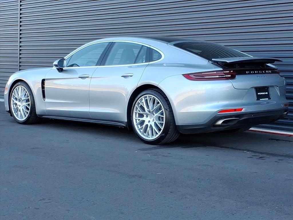 2019 Porsche Panamera 4 photo 3