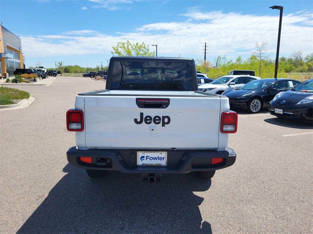 2024 Jeep Gladiator Sport photo 3