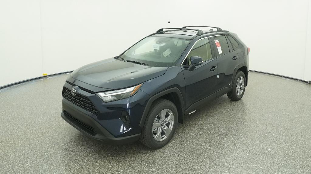 2025 Toyota RAV4 XLE's photo