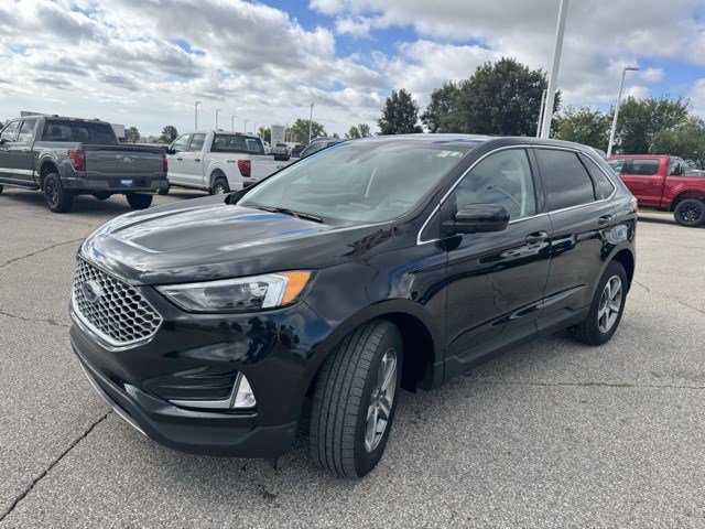2023 Ford Edge SEL photo 3