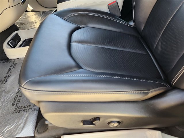 2024 Chrysler Pacifica Touring L photo 20