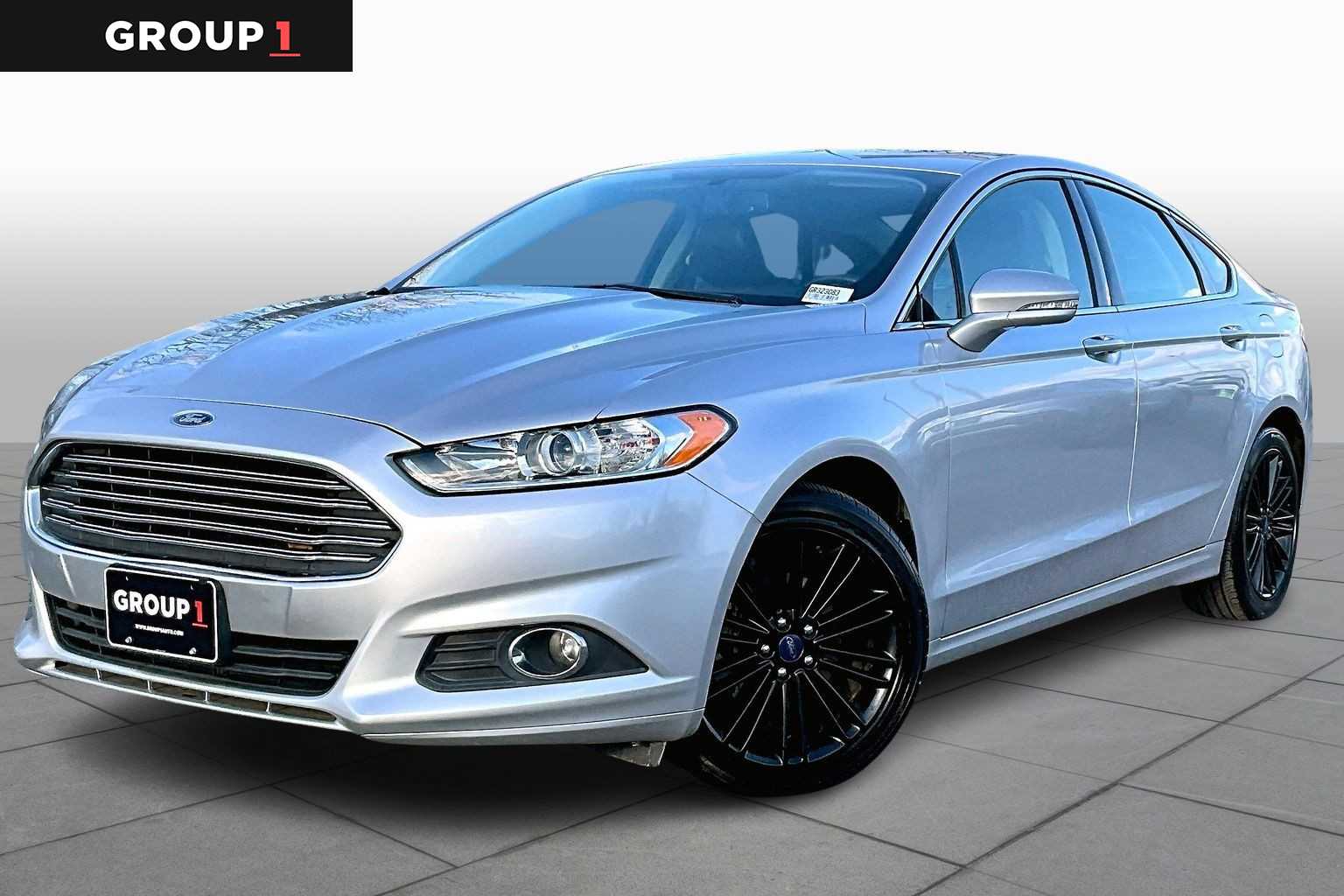 2016 Ford Fusion SE's photo