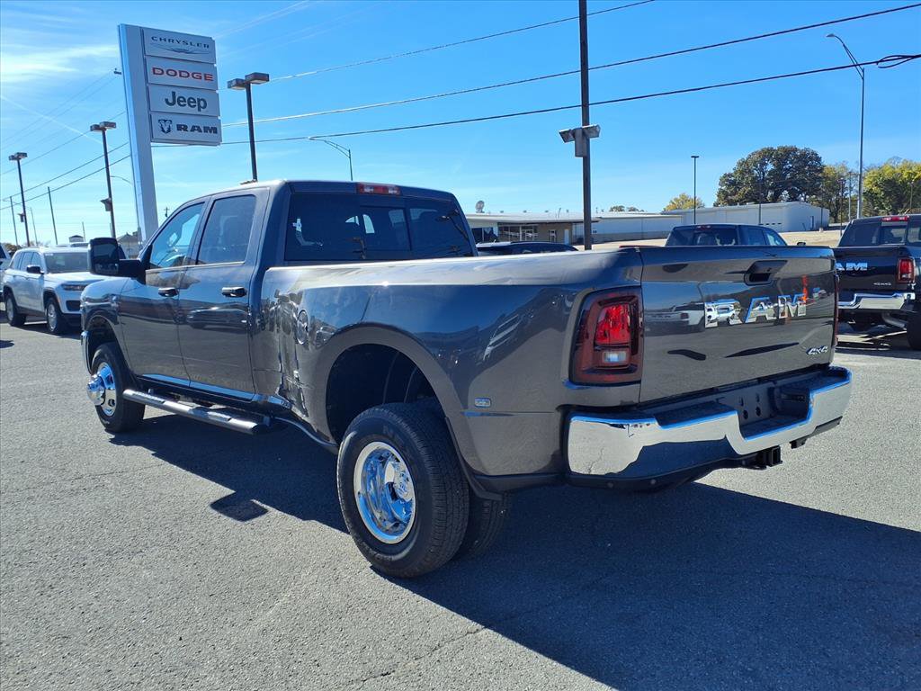2026 Ram 3500 Tradesman photo 2
