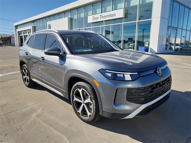 2025 Volkswagen Tiguan SE's photo