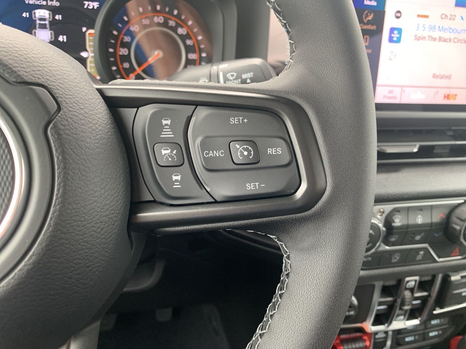 2025 Jeep Gladiator Willys photo 15